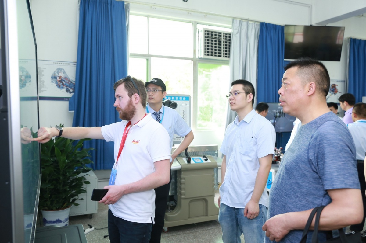 深圳風(fēng)向標(biāo)教育資源股份有限公司 深圳風(fēng)向標(biāo)教育資源股份有限公司