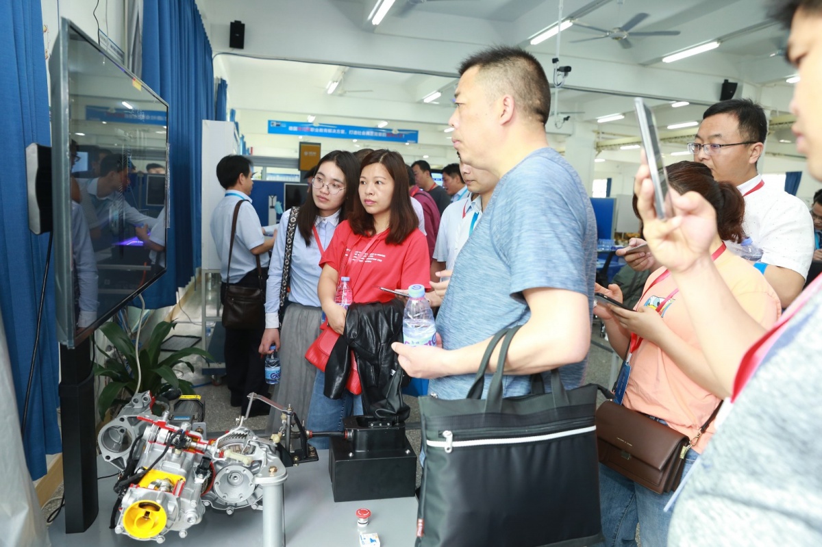 深圳風(fēng)向標(biāo)教育資源股份有限公司 深圳風(fēng)向標(biāo)教育資源股份有限公司