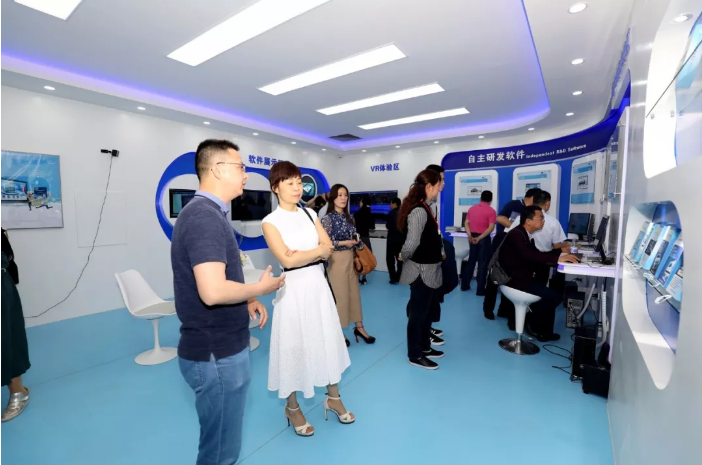 產教融合與汽車職業(yè)教育發(fā)展暨風向標第十三屆國內外汽車專業(yè)教學經驗交流會隆重舉行