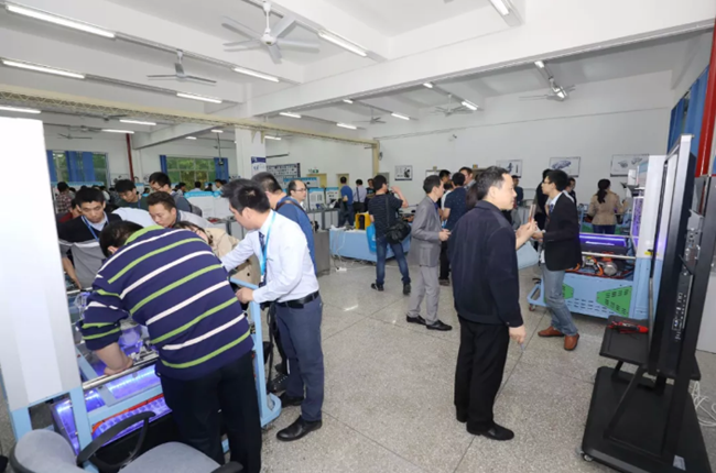產教融合與汽車職業(yè)教育發(fā)展暨風向標第十三屆國內外汽車專業(yè)教學經驗交流會隆重舉行