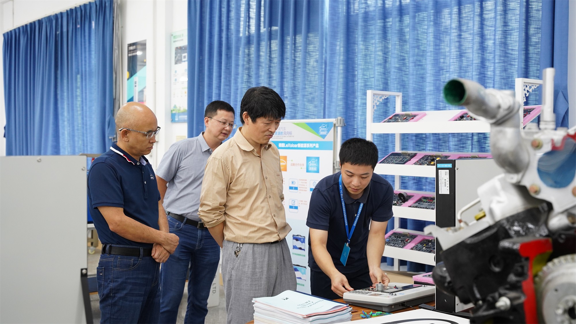 深圳風(fēng)向標(biāo)教育資源股份有限公司 深圳風(fēng)向標(biāo)教育資源股份有限公司