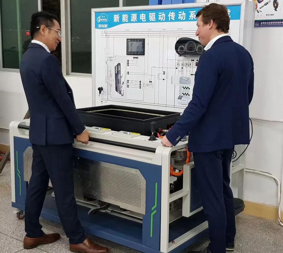 深圳風(fēng)向標(biāo)教育資源股份有限公司 深圳風(fēng)向標(biāo)教育資源股份有限公司