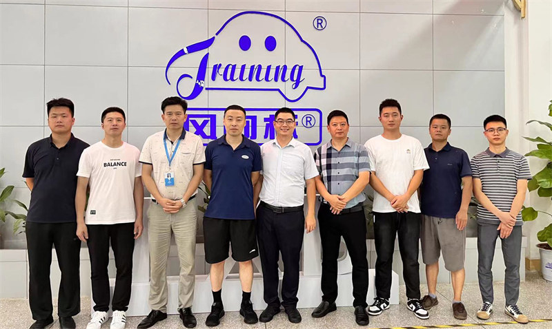 深圳風(fēng)向標(biāo)教育資源股份有限公司 深圳風(fēng)向標(biāo)教育資源股份有限公司