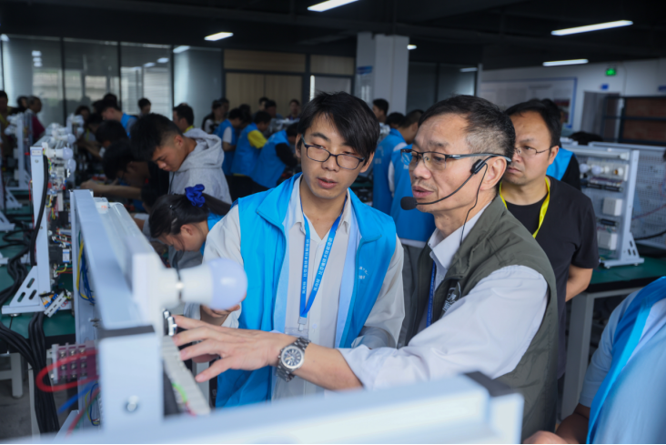 深圳風(fēng)向標(biāo)教育資源股份有限公司 深圳風(fēng)向標(biāo)教育資源股份有限公司