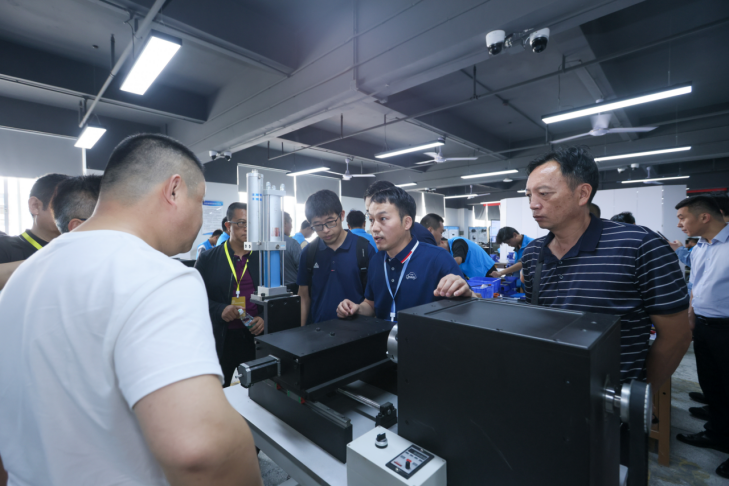 深圳風(fēng)向標(biāo)教育資源股份有限公司 深圳風(fēng)向標(biāo)教育資源股份有限公司