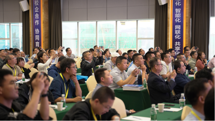 深圳風(fēng)向標(biāo)教育資源股份有限公司 深圳風(fēng)向標(biāo)教育資源股份有限公司