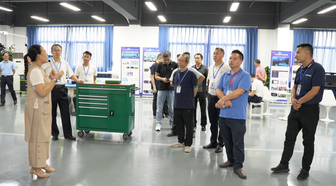 深圳風(fēng)向標(biāo)教育資源股份有限公司 深圳風(fēng)向標(biāo)教育資源股份有限公司