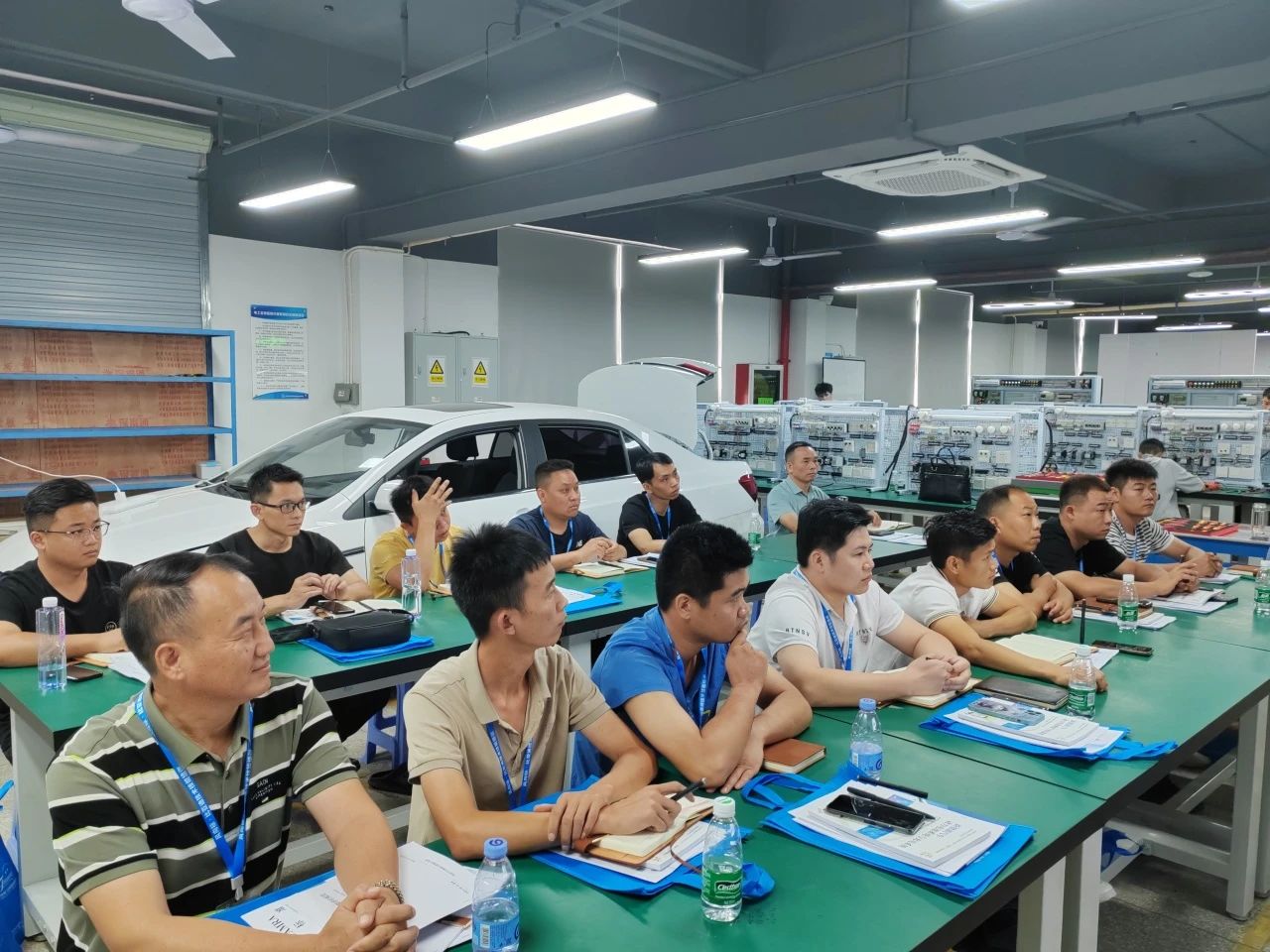 深圳風(fēng)向標(biāo)教育資源股份有限公司 深圳風(fēng)向標(biāo)教育資源股份有限公司