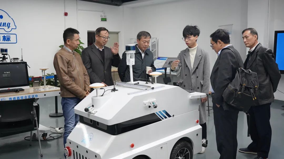 深圳風(fēng)向標(biāo)教育資源股份有限公司 深圳風(fēng)向標(biāo)教育資源股份有限公司