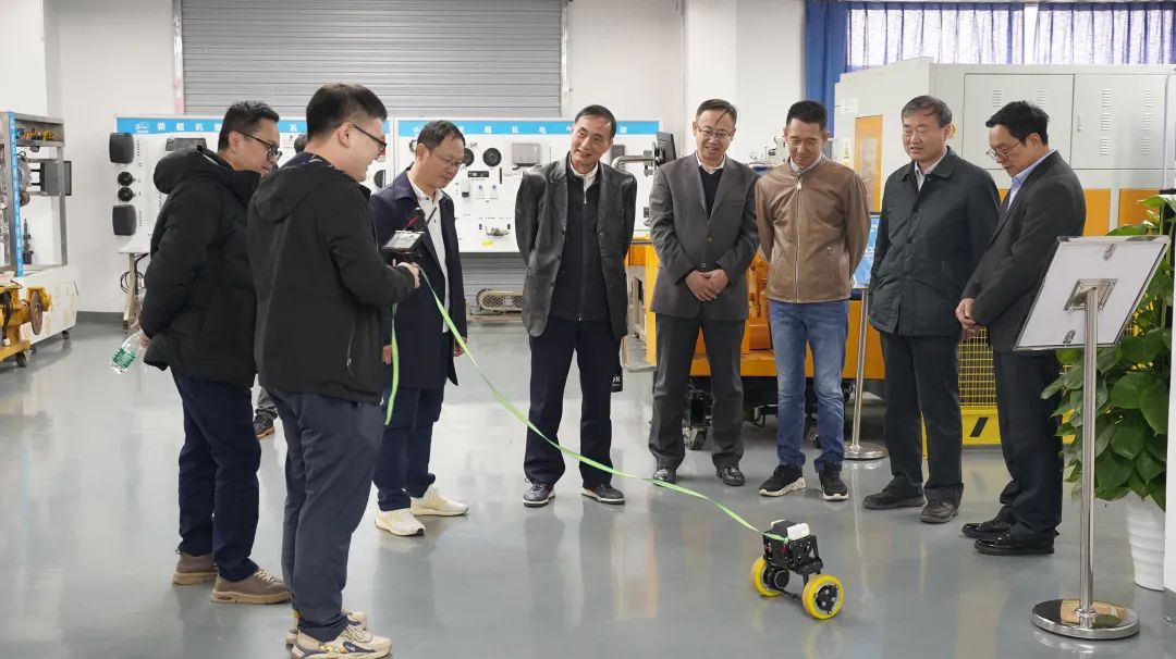 深圳風(fēng)向標(biāo)教育資源股份有限公司 深圳風(fēng)向標(biāo)教育資源股份有限公司