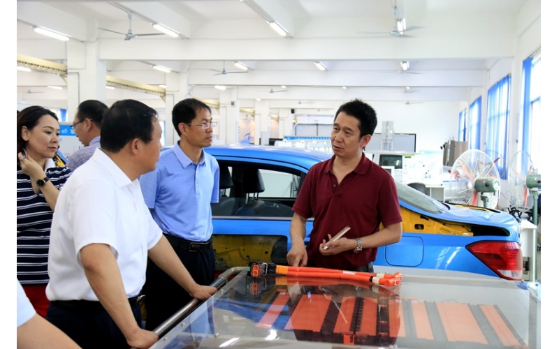 烏蘭察布副市長于海宇一行考察我司風(fēng)向標(biāo)，對(duì)接ppp模式／校企合作